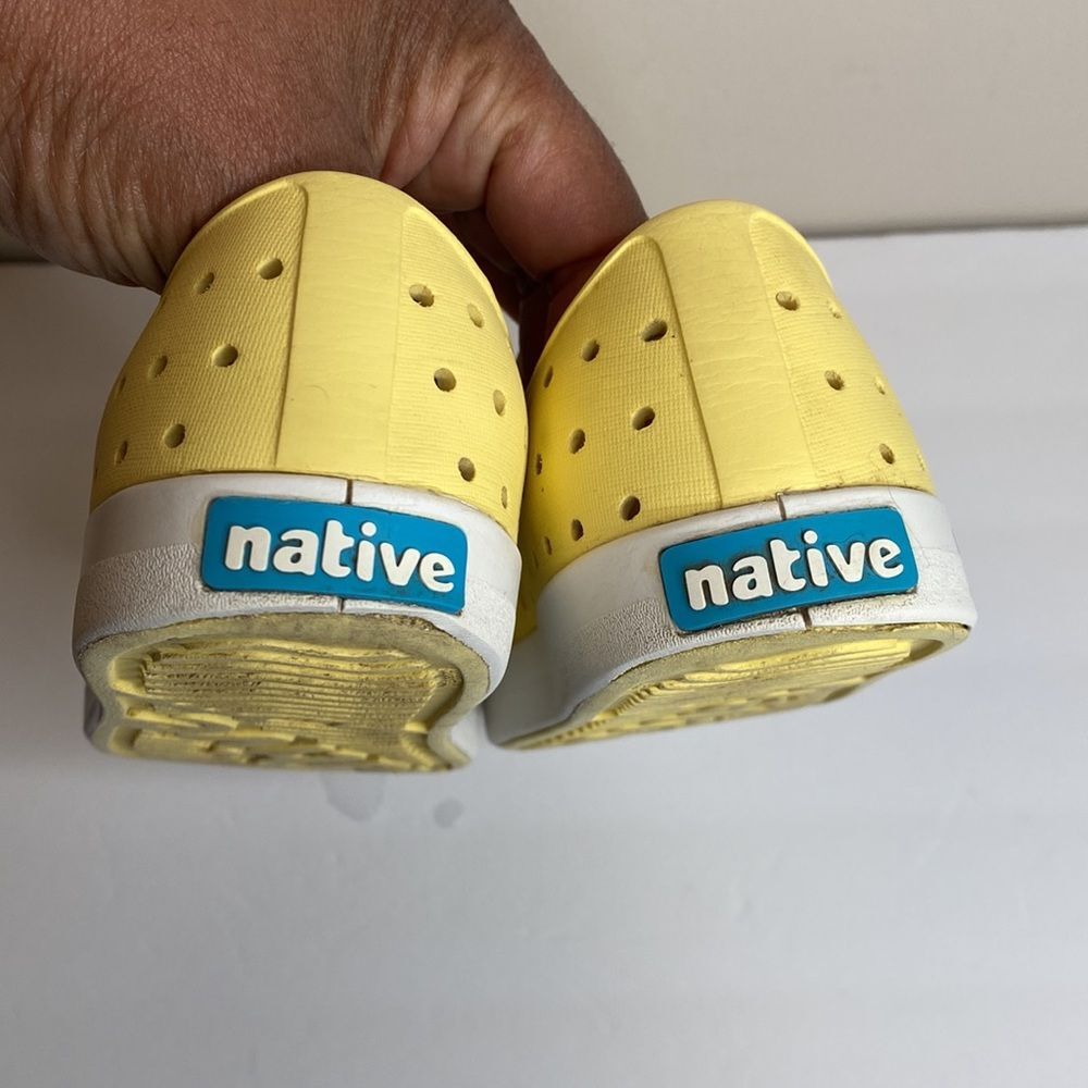Native Jefferson Water Shoes Yellow Slip On Sneaker Shoe Size 2 - Picture 6 of 12
